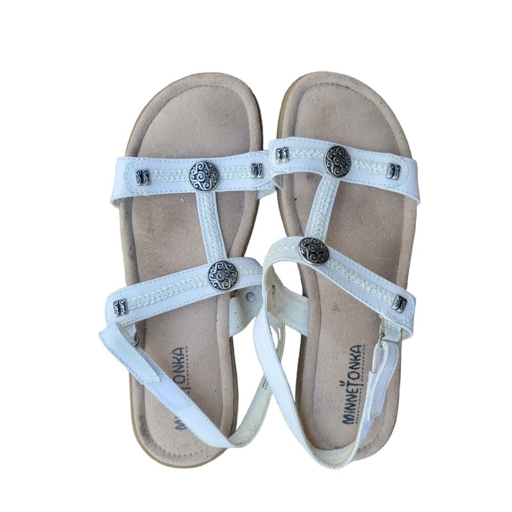 Minnetonka White Strappy Conch Embellished Leather Sandals Size 8